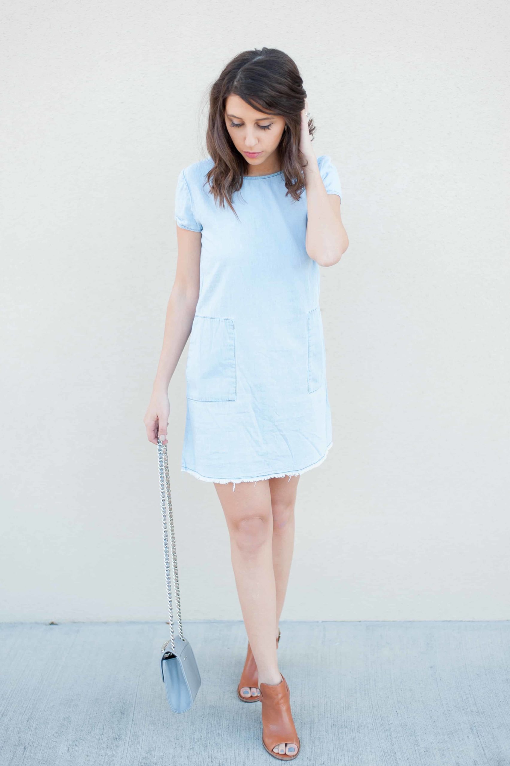 Dress Up Buttercup | Houston Fashion Blog - Dede Raad Chambray Shift Dress