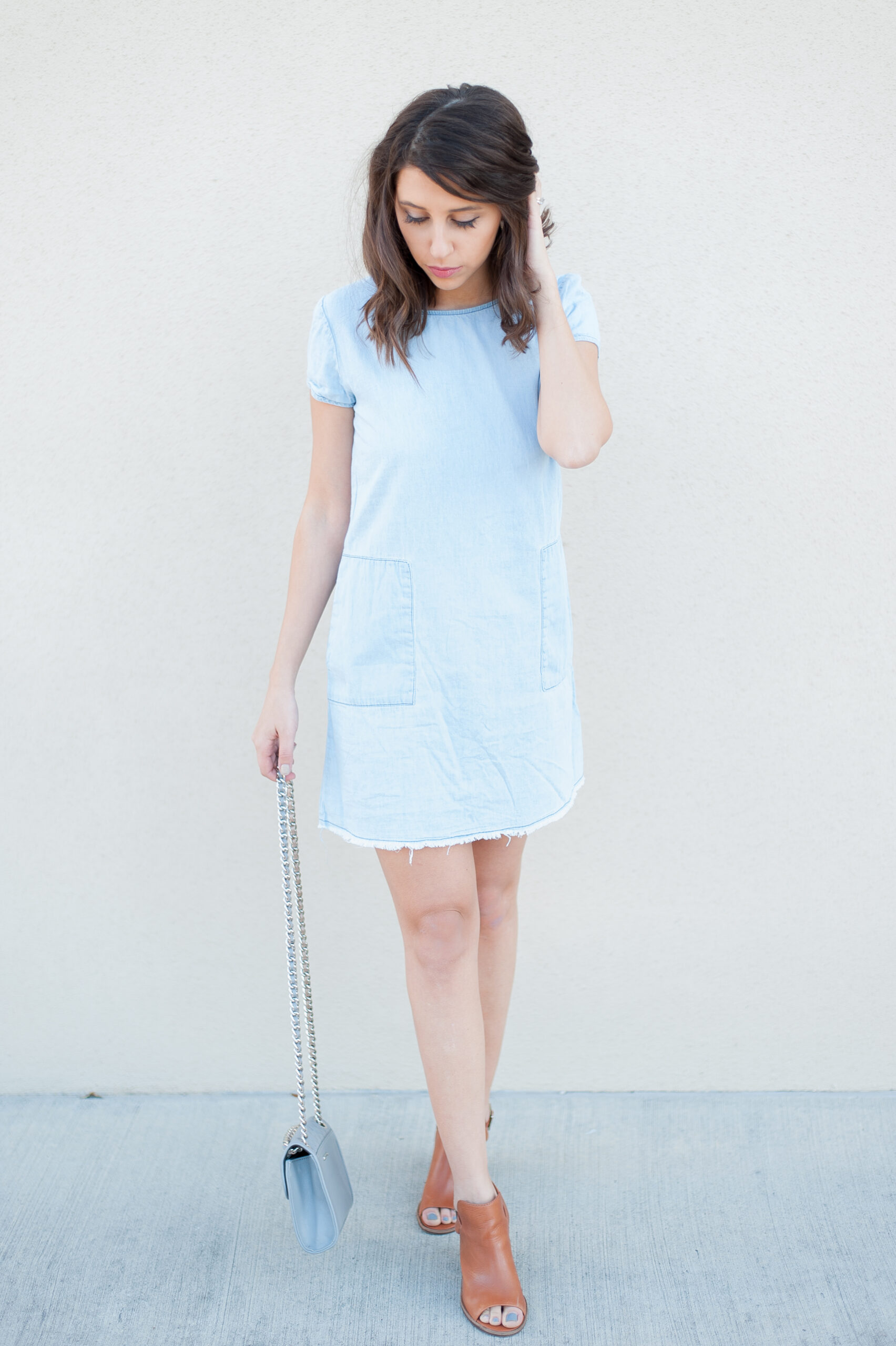 Dress Up Buttercup | Houston Fashion Blog - Dede Raad Chambray Shift Dress