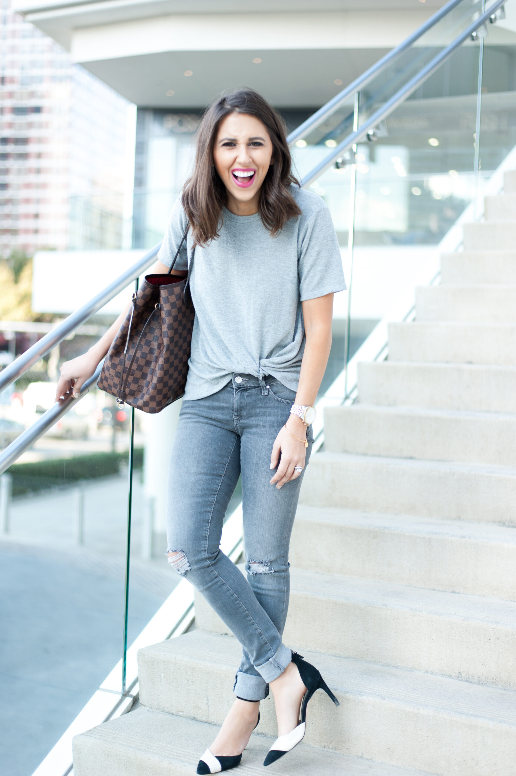 Mavi Jeans 'Serena' Distressed Stretch Skinny Jeans (Grey Ripped) June & Hudson Knot Hem Tee Monochrome